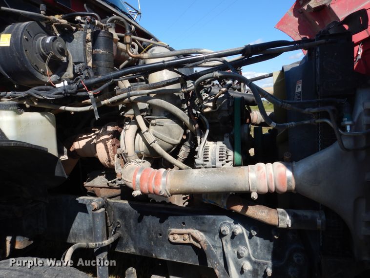 image for item FU9412 2007 Sterling L-Line semi truck