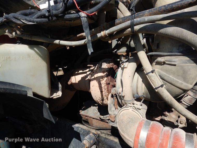 image for item FU9412 2007 Sterling L-Line semi truck