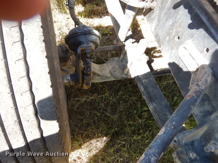 image for item FU9412 2007 Sterling L-Line semi truck