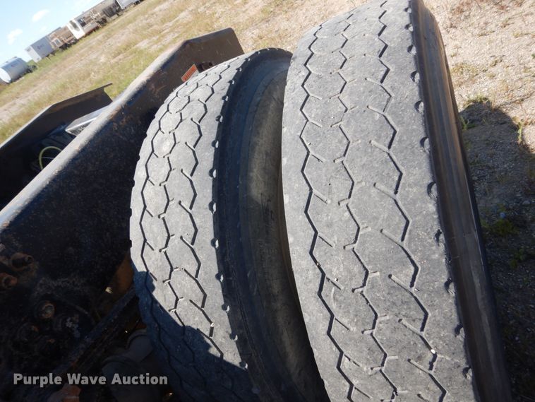 image for item FU9412 2007 Sterling L-Line semi truck