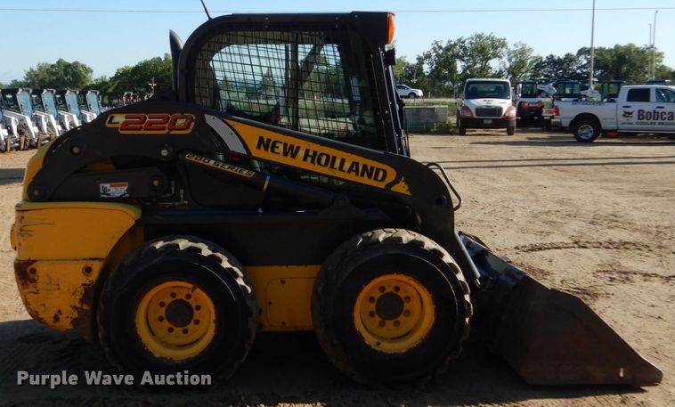 image for item FU9425 2015 New Holland L220 200 series skid steer