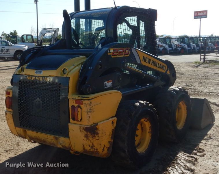 image for item FU9425 2015 New Holland L220 200 series skid steer