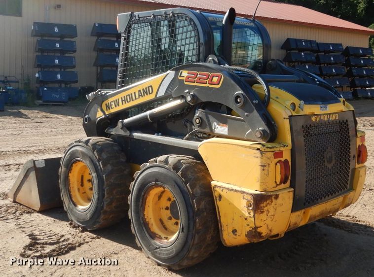 image for item FU9425 2015 New Holland L220 200 series skid steer