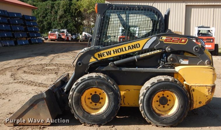 image for item FU9425 2015 New Holland L220 200 series skid steer