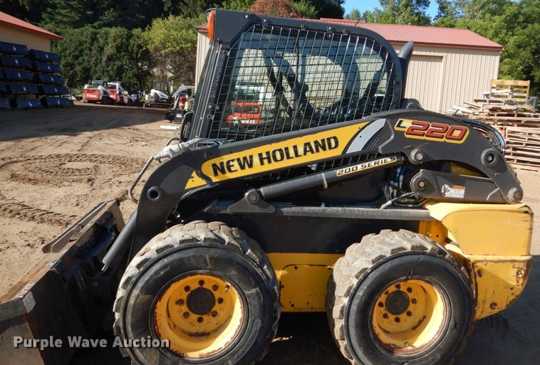 image for item FU9425 2015 New Holland L220 200 series skid steer