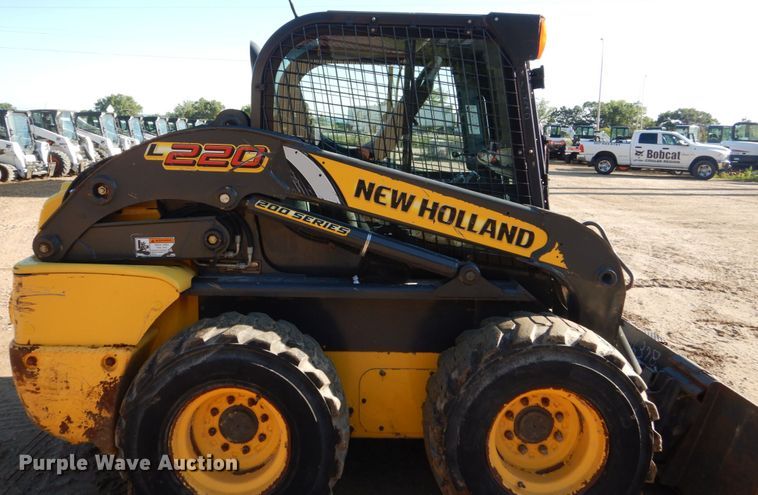 image for item FU9425 2015 New Holland L220 200 series skid steer