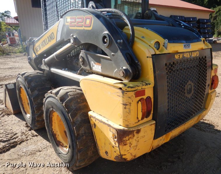 image for item FU9425 2015 New Holland L220 200 series skid steer