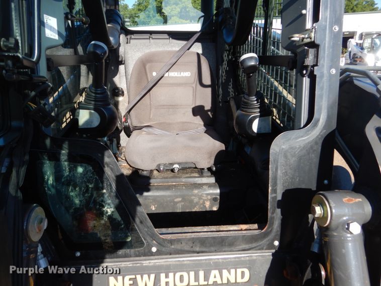 image for item FU9425 2015 New Holland L220 200 series skid steer