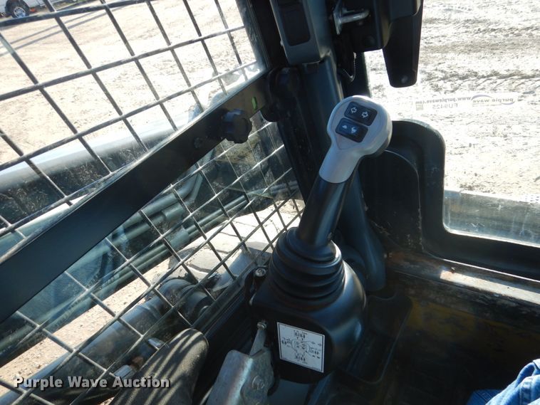 image for item FU9425 2015 New Holland L220 200 series skid steer