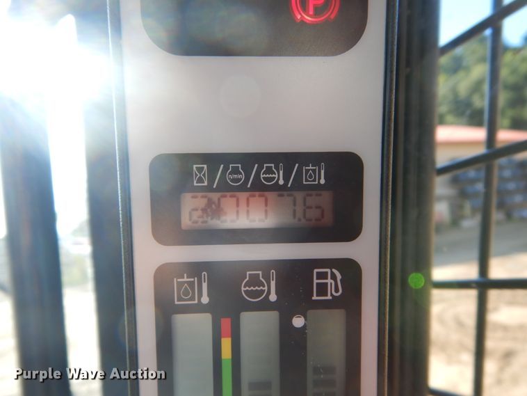 image for item FU9425 2015 New Holland L220 200 series skid steer