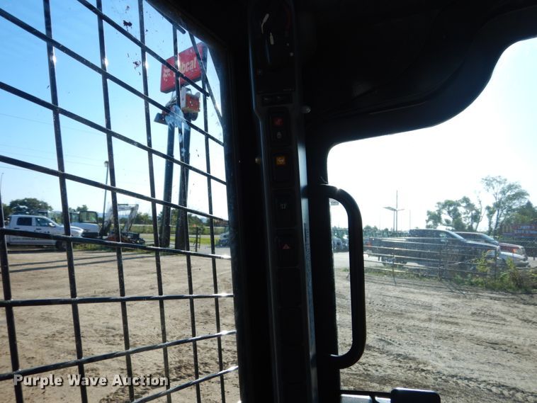 image for item FU9425 2015 New Holland L220 200 series skid steer