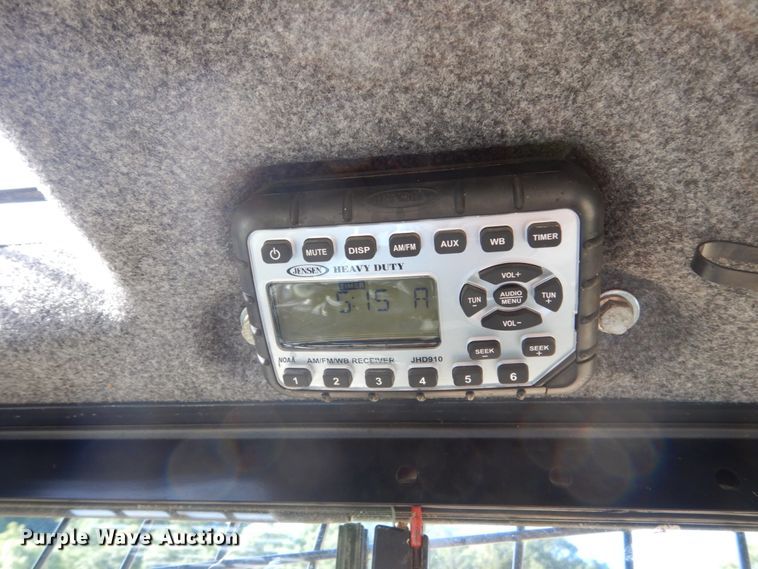 image for item FU9425 2015 New Holland L220 200 series skid steer