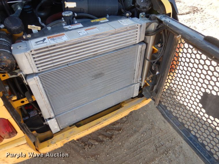 image for item FU9425 2015 New Holland L220 200 series skid steer