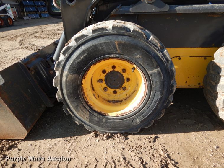 image for item FU9425 2015 New Holland L220 200 series skid steer