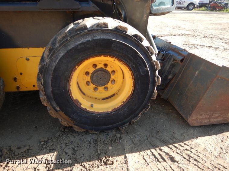 image for item FU9425 2015 New Holland L220 200 series skid steer