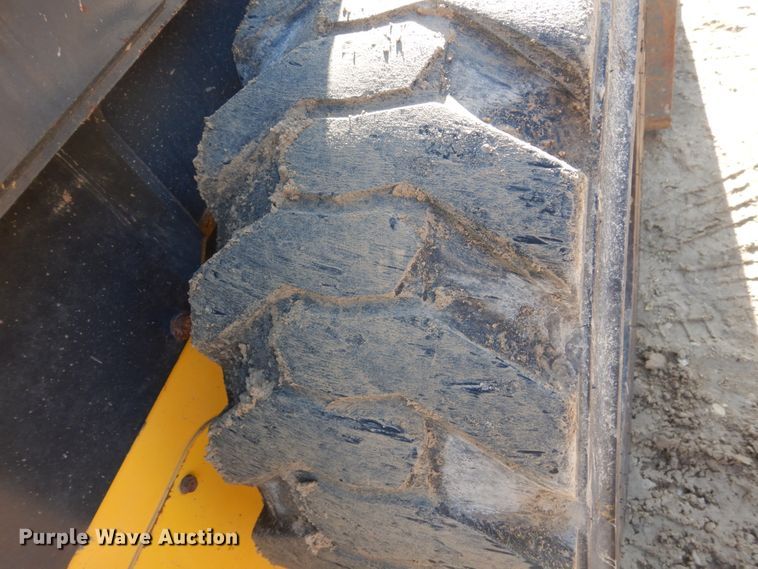 image for item FU9425 2015 New Holland L220 200 series skid steer