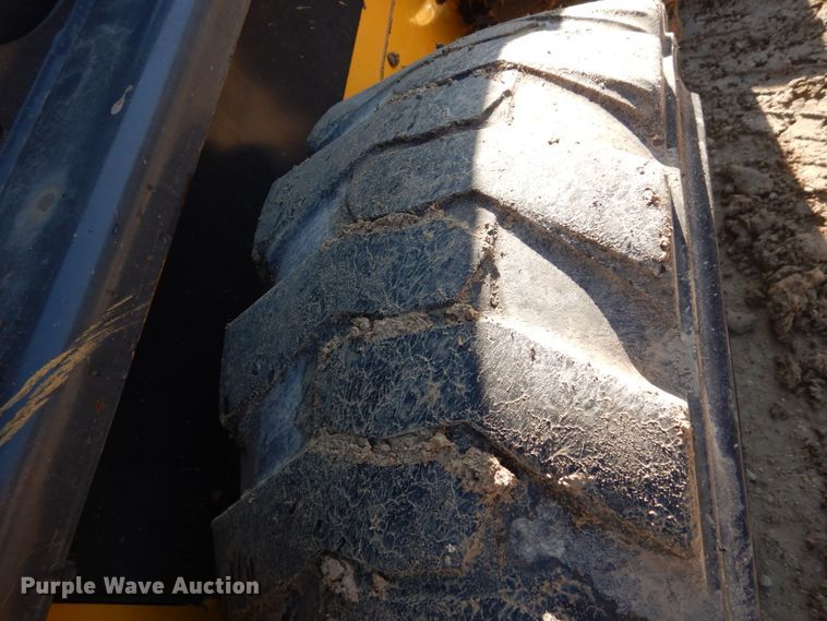 image for item FU9425 2015 New Holland L220 200 series skid steer