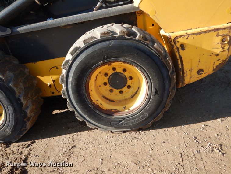 image for item FU9425 2015 New Holland L220 200 series skid steer