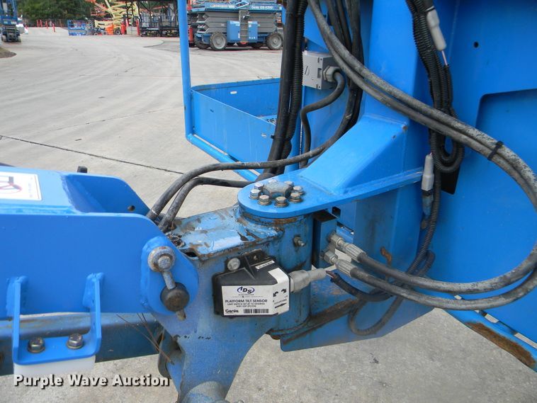 image for item G1935 2002 Genie S-125 boom lift