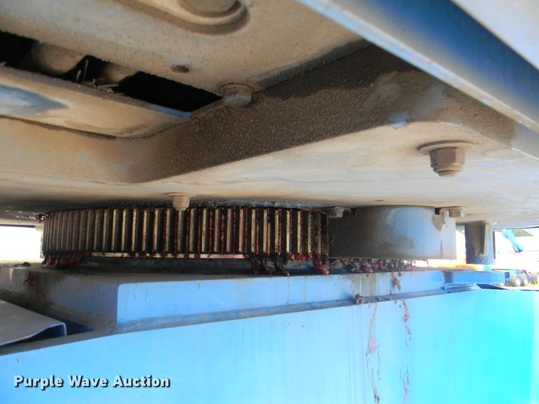 image for item G1935 2002 Genie S-125 boom lift