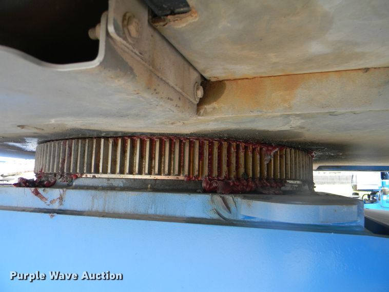 image for item G1935 2002 Genie S-125 boom lift