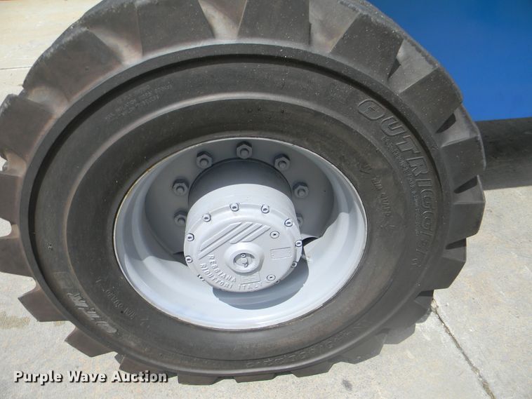 image for item G1935 2002 Genie S-125 boom lift