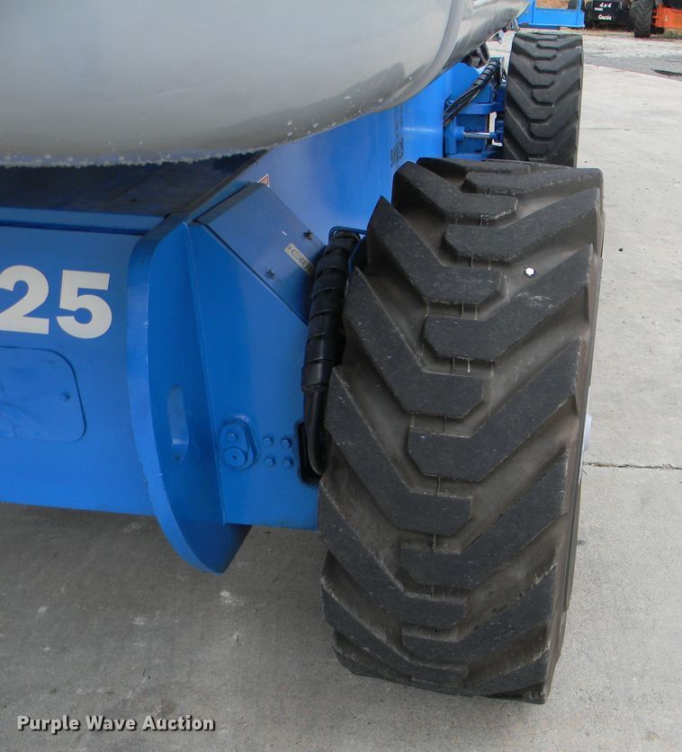 image for item G1935 2002 Genie S-125 boom lift