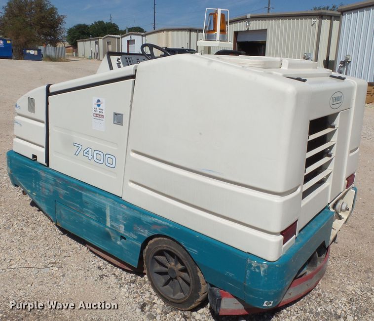 image for item GC9014 Tennant 7400 floor scrubber