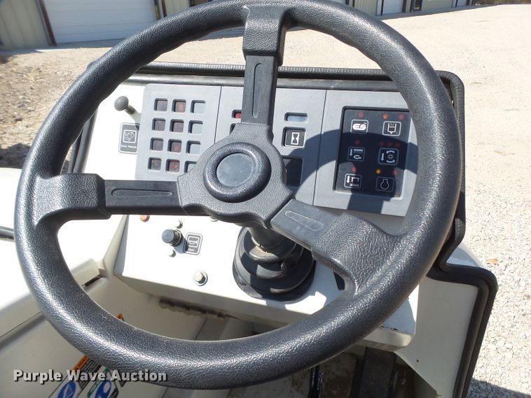 image for item GC9014 Tennant 7400 floor scrubber