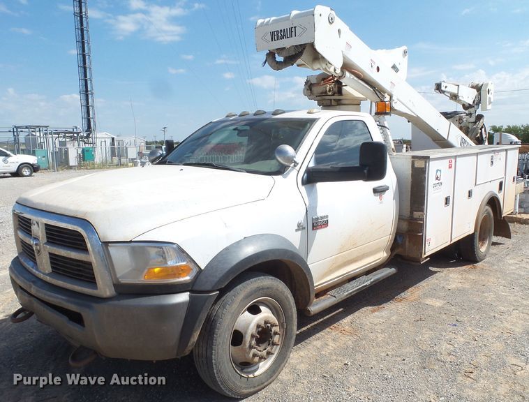 image for item GC9026 2011 Dodge Ram 5500 bucket truck