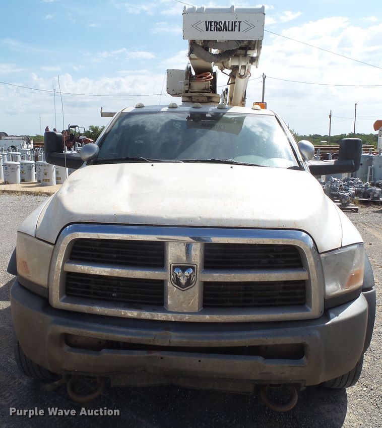image for item GC9026 2011 Dodge Ram 5500 bucket truck