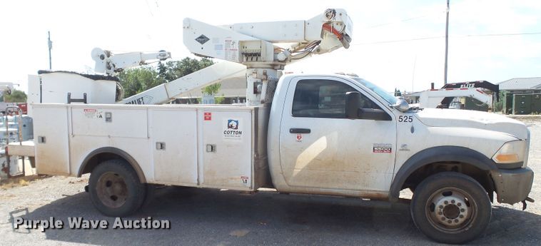 image for item GC9026 2011 Dodge Ram 5500 bucket truck