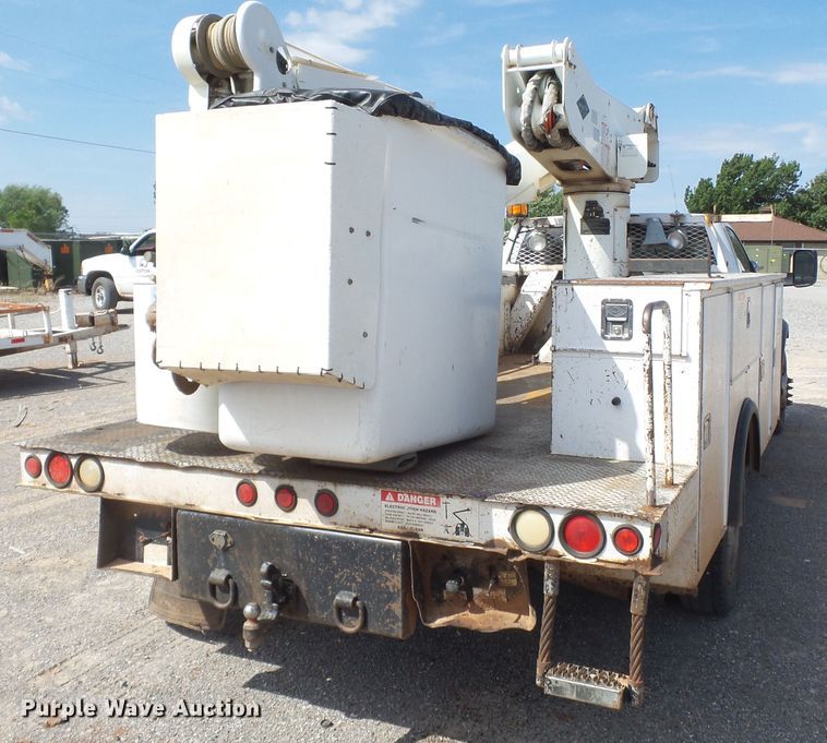 image for item GC9026 2011 Dodge Ram 5500 bucket truck