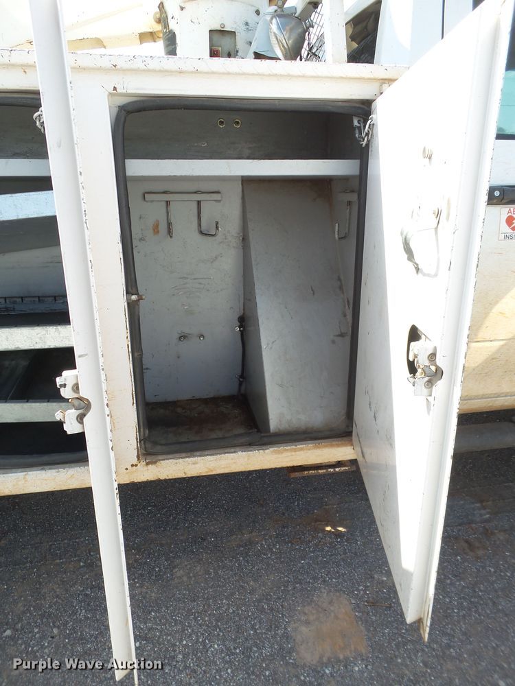 image for item GC9026 2011 Dodge Ram 5500 bucket truck