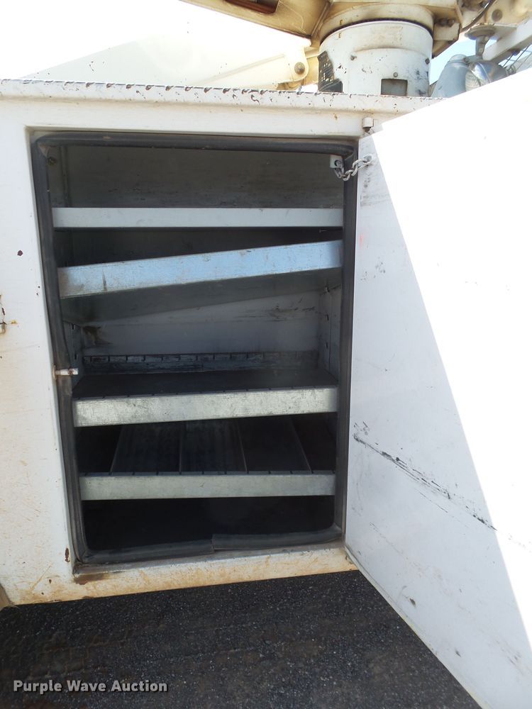 image for item GC9026 2011 Dodge Ram 5500 bucket truck