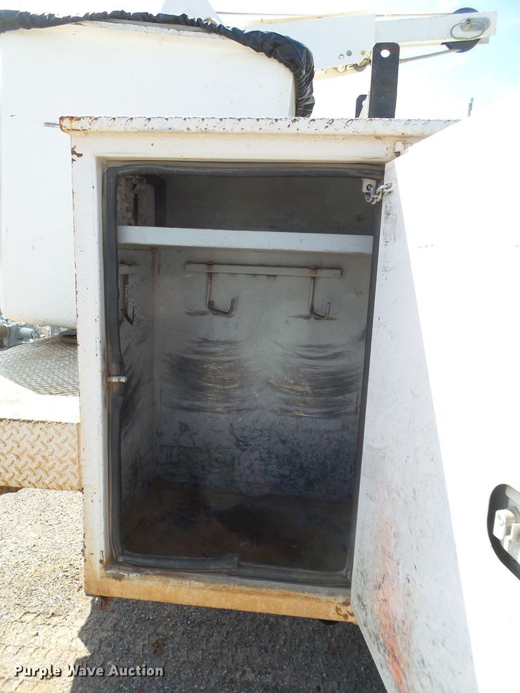 image for item GC9026 2011 Dodge Ram 5500 bucket truck