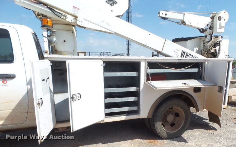 image for item GC9026 2011 Dodge Ram 5500 bucket truck