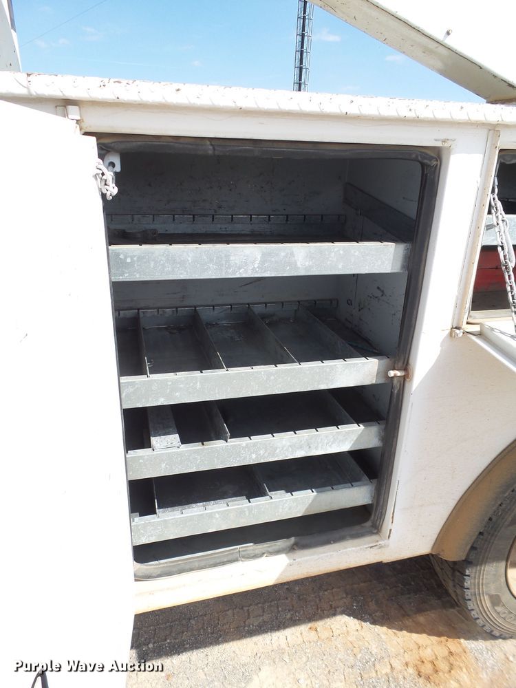 image for item GC9026 2011 Dodge Ram 5500 bucket truck