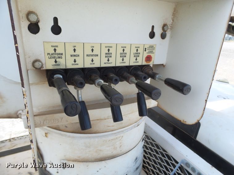 image for item GC9026 2011 Dodge Ram 5500 bucket truck