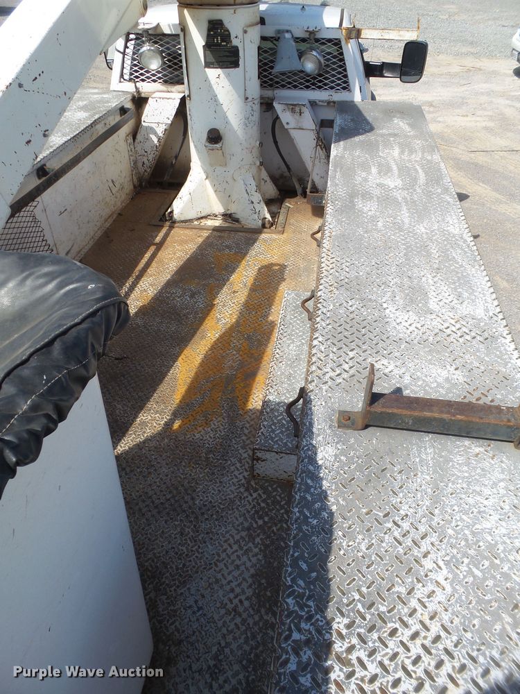 image for item GC9026 2011 Dodge Ram 5500 bucket truck