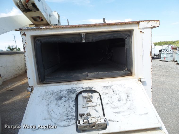 image for item GC9026 2011 Dodge Ram 5500 bucket truck