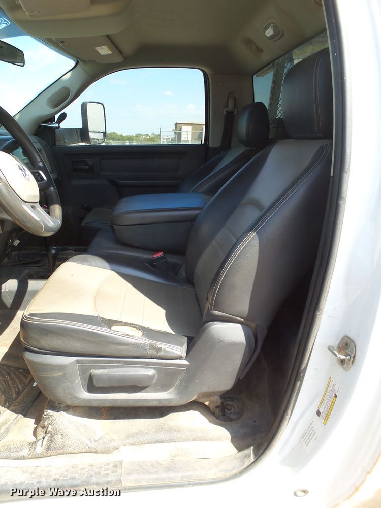 image for item GC9026 2011 Dodge Ram 5500 bucket truck