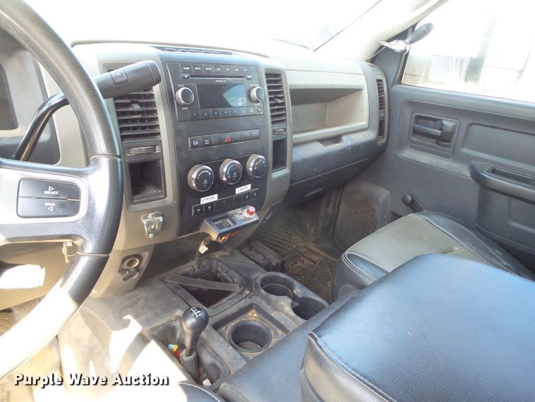 image for item GC9026 2011 Dodge Ram 5500 bucket truck