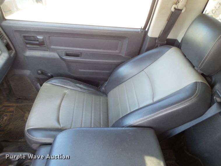 image for item GC9026 2011 Dodge Ram 5500 bucket truck