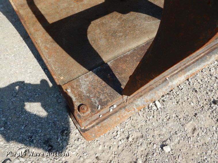 image for item GC9252 66 Industrial Grapple bucket