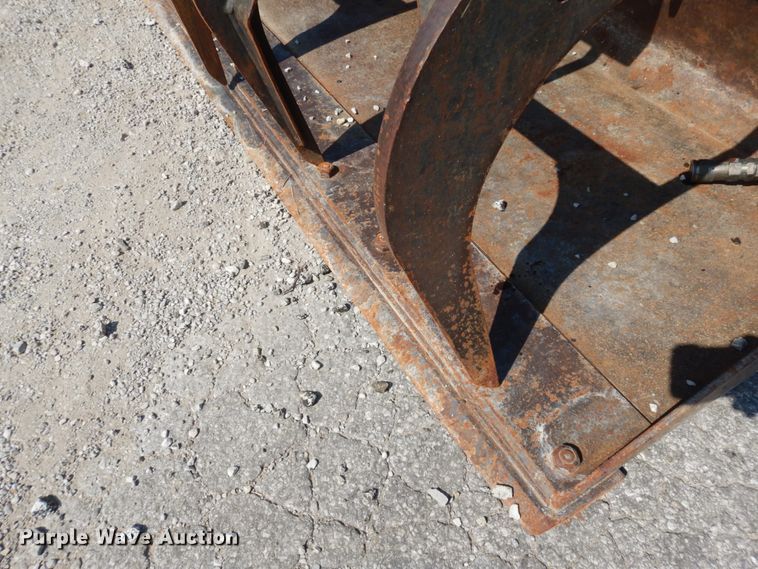 image for item GC9252 66 Industrial Grapple bucket