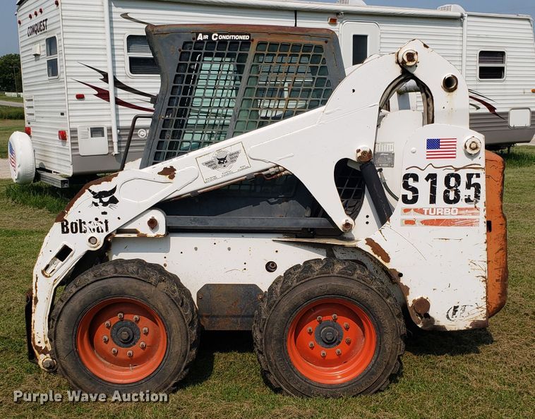 image for item GF9259 Bobcat S185 skid steer