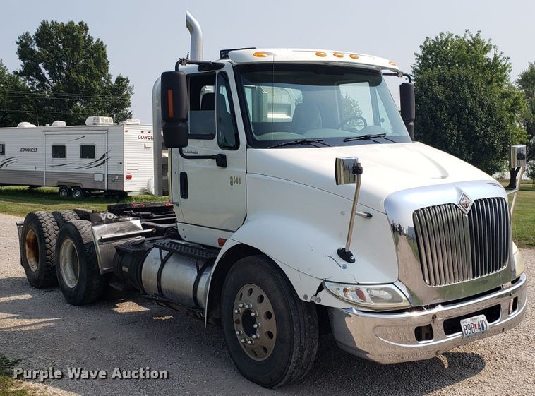 image for item GF9260 2006 International 8600 semi truck