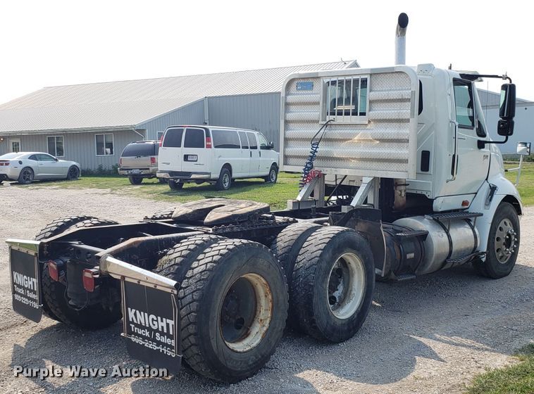 image for item GF9260 2006 International 8600 semi truck