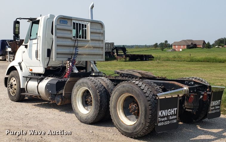 image for item GF9260 2006 International 8600 semi truck